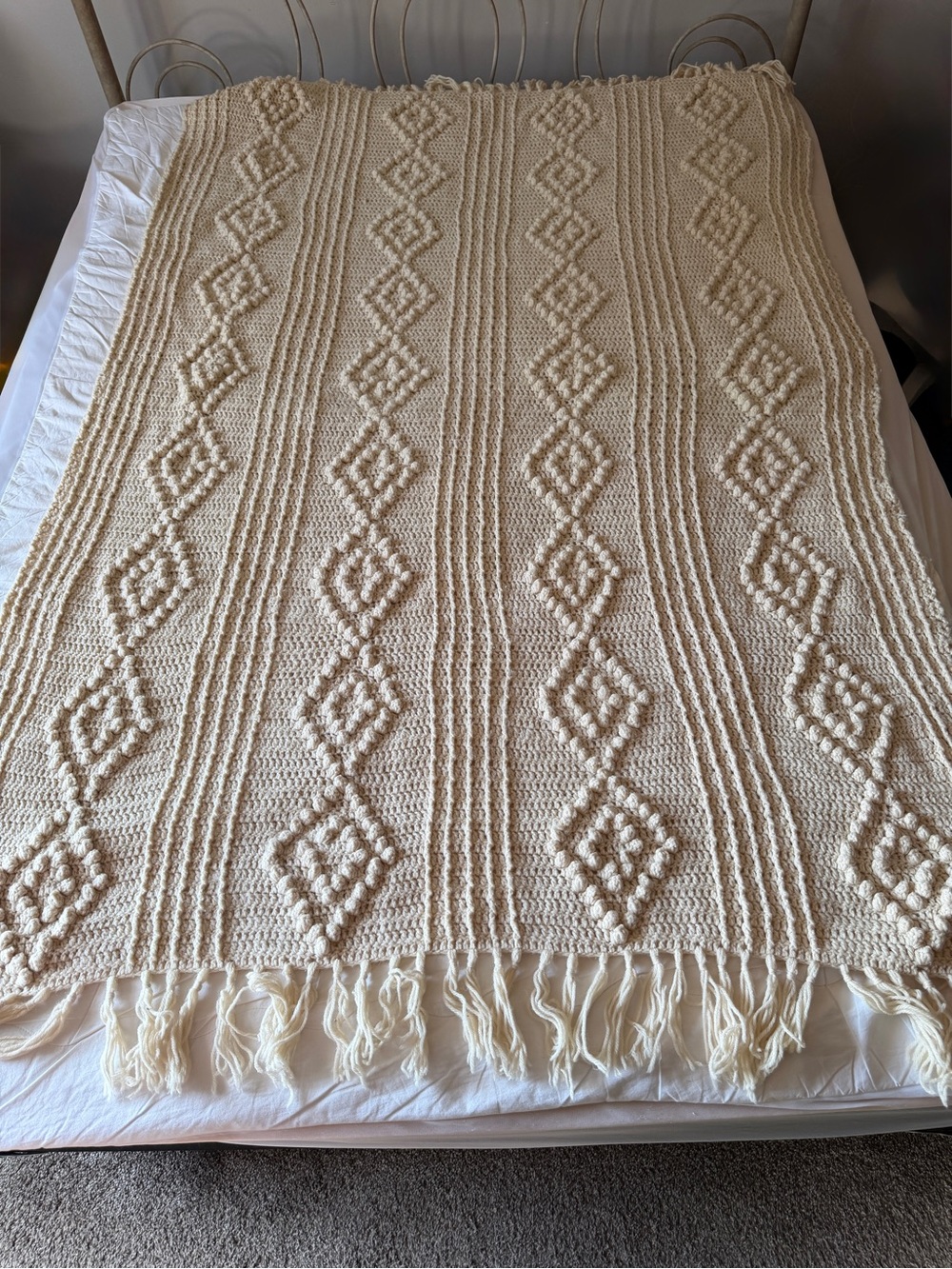 Vintage Cream Crochet Blanket Boho Diamond Bobble Stitch Throw Fringed Off-White